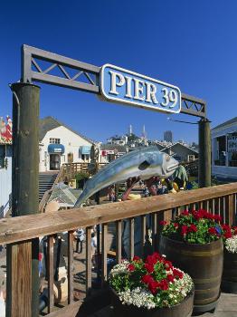 Pier 39, Fisherman's Wharf, San … – License image – 71360198