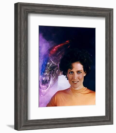 Sigourney Weaver - Aliens-null-Framed Photo