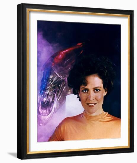 Sigourney Weaver - Aliens-null-Framed Photo