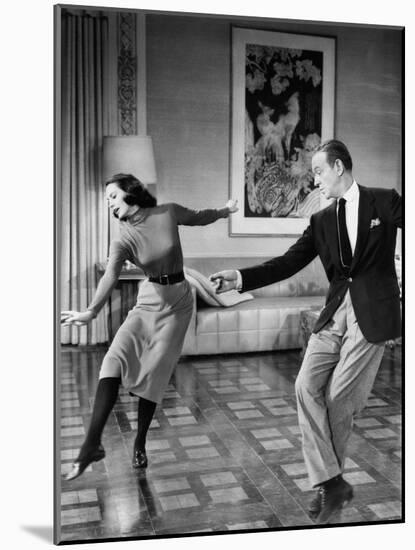 Silk Stockings, (aka La Belle De Moscou Silk Stockings), Cyd Charisse, Fred Astaire, 1957-null-Mounted Photo