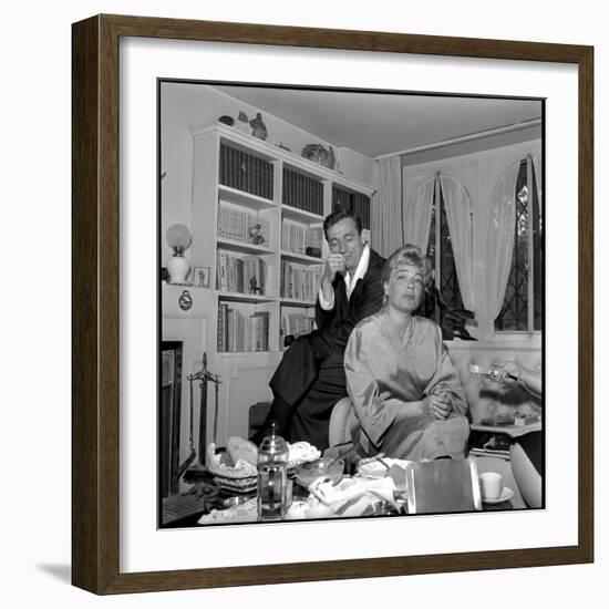 Simone Signoret and Her Husband Yves Montand-Marcel Begoin-Framed Photographic Print