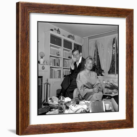 Simone Signoret and Her Husband Yves Montand-Marcel Begoin-Framed Photographic Print