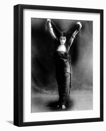 Sin, Theda Bara, 1915-null-Framed Photo