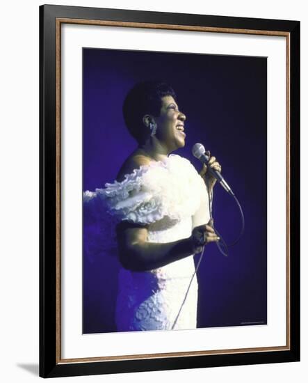 Singer Aretha Franklin Performing-David Mcgough-Framed Premium Photographic Print