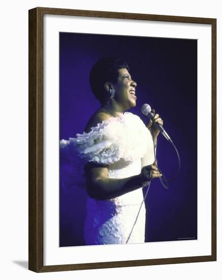 Singer Aretha Franklin Performing-David Mcgough-Framed Premium Photographic Print