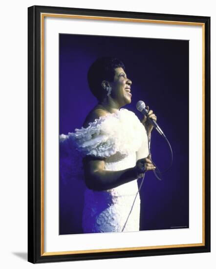 Singer Aretha Franklin Performing-David Mcgough-Framed Premium Photographic Print