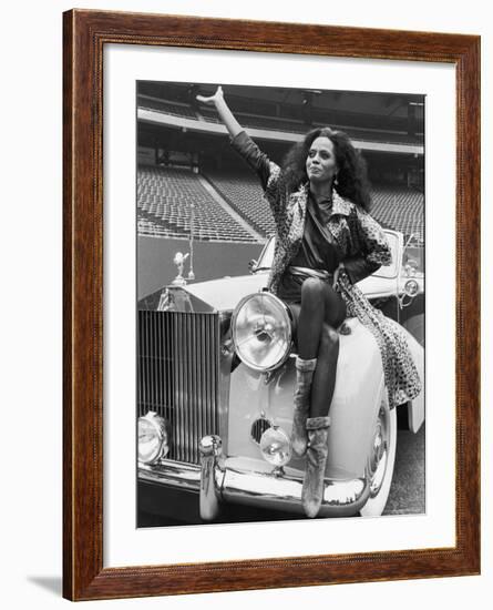 Singer Diana Ross-David Mcgough-Framed Premium Photographic Print