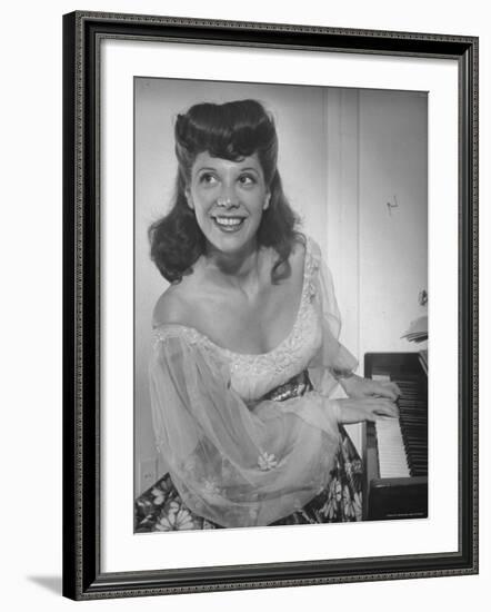 Singer Dinah Shore at Piano-Bob Landry-Framed Premium Photographic Print