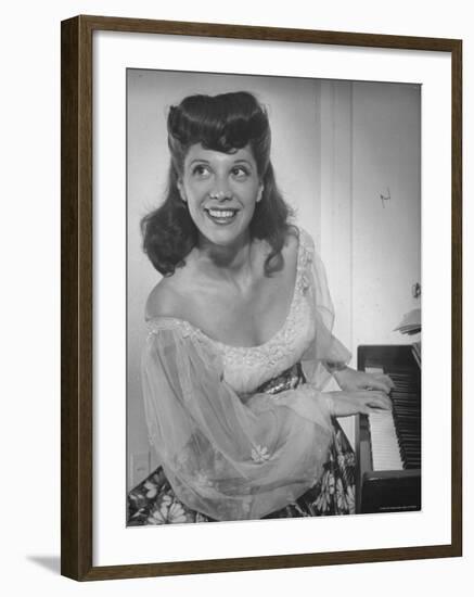 Singer Dinah Shore at Piano-Bob Landry-Framed Premium Photographic Print