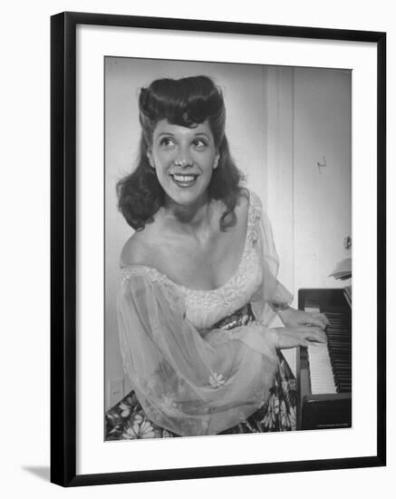 Singer Dinah Shore at Piano-Bob Landry-Framed Premium Photographic Print