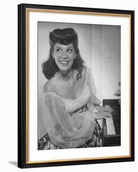 Singer Dinah Shore at Piano-Bob Landry-Framed Premium Photographic Print