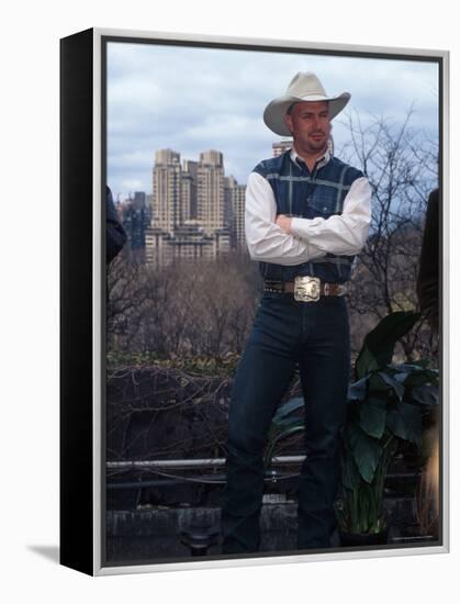 Singer Garth Brooks in Central Park-Dave Allocca-Framed Premier Image Canvas