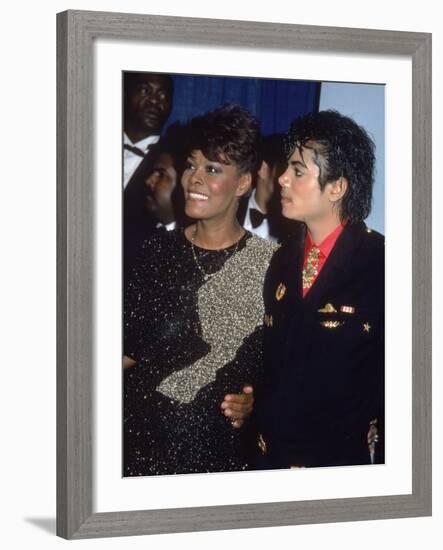 Singers Dionne Warwick and Michael Jackson at the Grammy Awards-null-Framed Premium Photographic Print