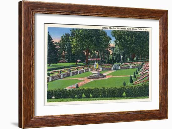 Sioux Falls, South Dakota, McKennan Park View of the Sunken Gardens-Lantern Press-Framed Art Print