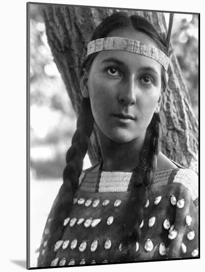 Sioux Woman, C1907-Edward S. Curtis-Mounted Photographic Print