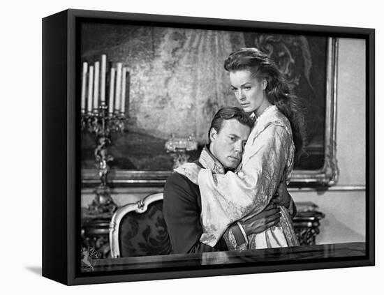 Sissi face a son Destin by Ernst Marischka with Romy Schneider and Kaiser Franz Joseph, 1957 (b/w p-null-Framed Stretched Canvas