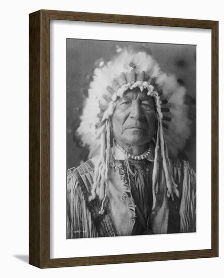 Sitting Bear, Arikara Native American Man Curtis Photograph-Lantern Press-Framed Art Print