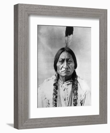 Sitting Bull (1834-1890)-null-Framed Photographic Print