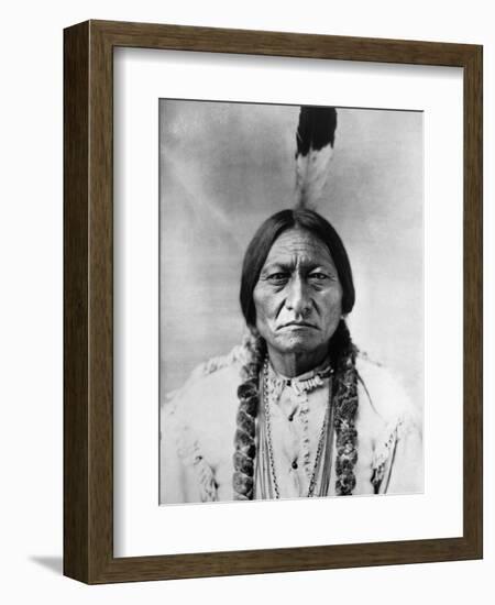 Sitting Bull (1834-1890)-null-Framed Photographic Print