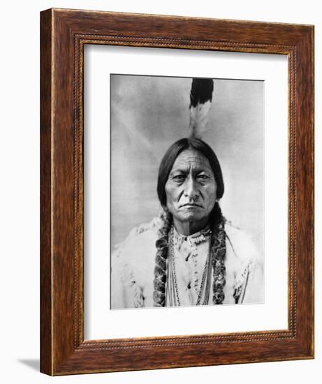 Sitting Bull (1834-1890)-null-Framed Photographic Print