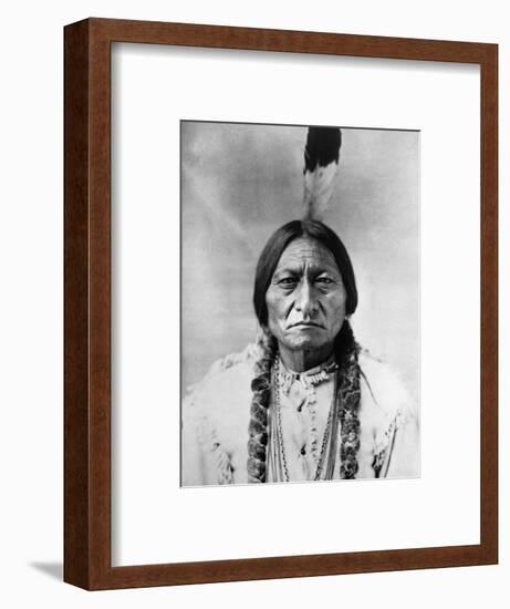 Sitting Bull (1834-1890)-null-Framed Photographic Print