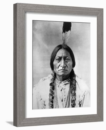 Sitting Bull (1834-1890)-null-Framed Photographic Print