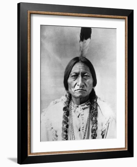 Sitting Bull (1834-1890)-null-Framed Photographic Print