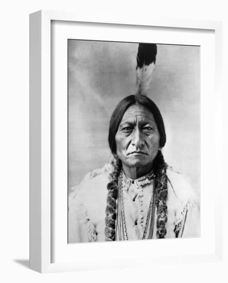 Sitting Bull (1834-1890)-null-Framed Photographic Print