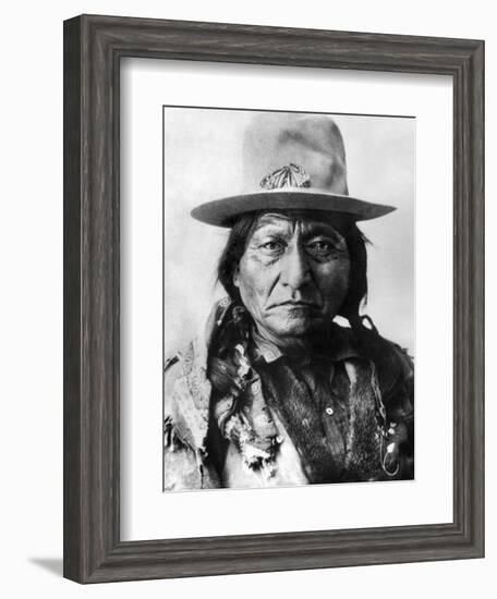 Sitting Bull (1834-1890)-null-Framed Photographic Print