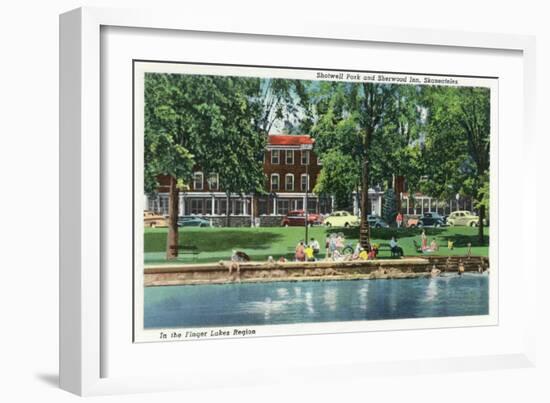 Skaneateles, New York - Shotwell Park and Sherwood Inn Scene-Lantern Press-Framed Art Print