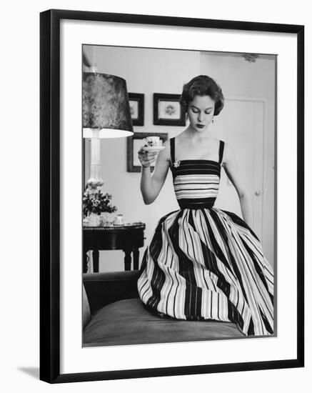 Small Bag Wardrobe Fashion-Gordon Parks-Framed Photographic Print