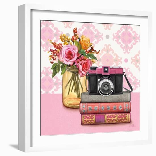 Smile Vintage Vignette-Art Atelier Alliance-Framed Art Print