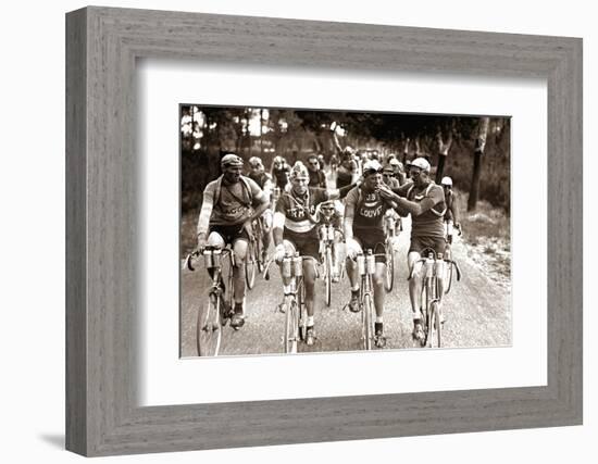 Smokers-Presse ’E Sports-Framed Photographic Print