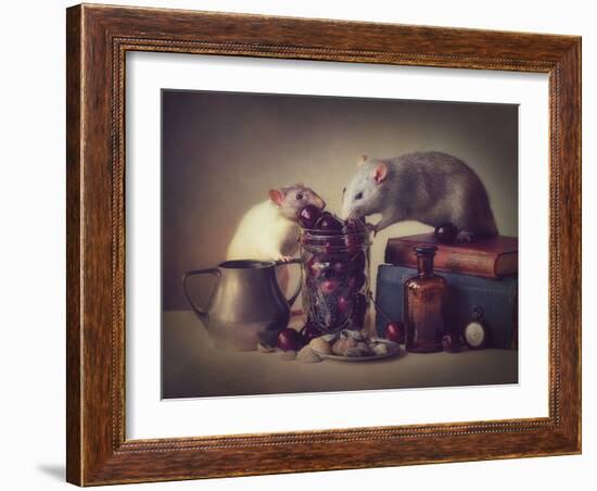 Snoozy and Jimmy-Ellen Van Deelen-Framed Photographic Print