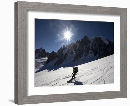 Snowboarder Enjoys Superb Spring Snow High on the Famous Valley Blanche Ski Run-David Pickford-Framed Photographic Print