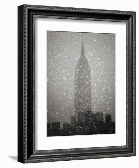 Snowfall in New York City-Christopher C Collins-Framed Premium Photographic Print