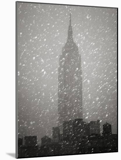 Snowfall in New York City-Christopher C Collins-Mounted Photographic Print