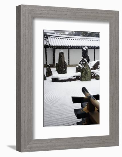 Snowy day in Tofuku-ji Temple rock garden, Kyoto, Japan, Asia-Damien Douxchamps-Framed Photographic Print