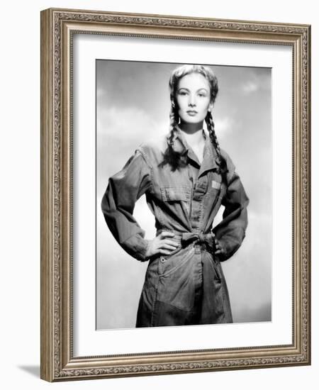 So Proudly We Hail, Veronica Lake, 1943-null-Framed Photo