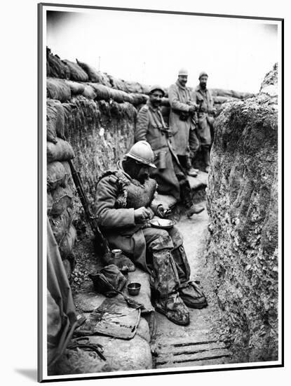 Soldier Eating in a Trench in the Champagne Region, 1916-Jacques Moreau-Mounted Photographic Print