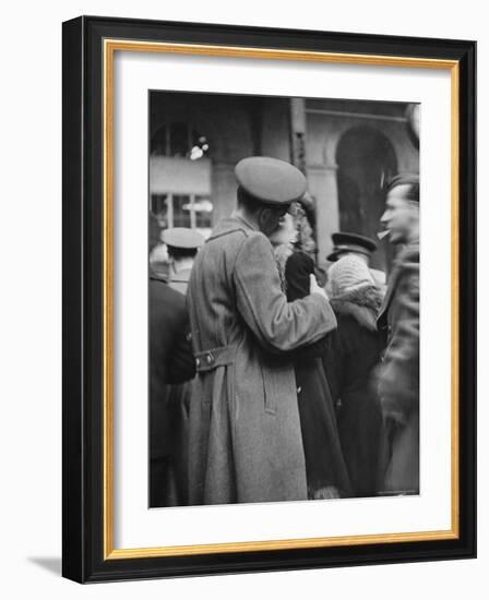 Soldier Passionately Kissing His Girlfriend While Saying Goodbye in Pennsylvania Station-Alfred Eisenstaedt-Framed Photographic Print