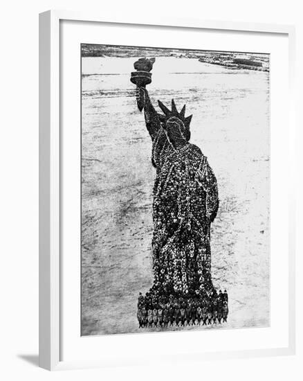 Soldiers Posing as the Statue of Liberty--Framed Photographic Print