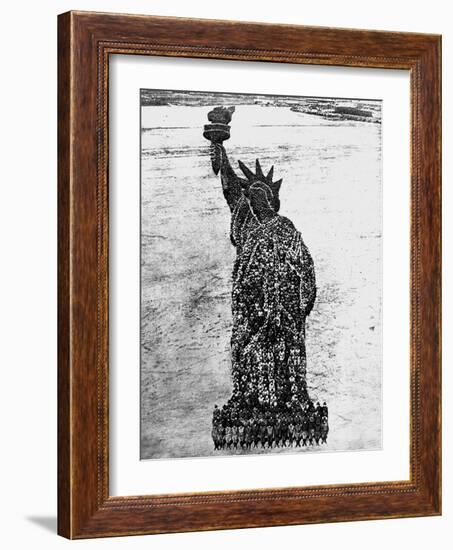 Soldiers Posing as the Statue of Liberty-null-Framed Photographic Print