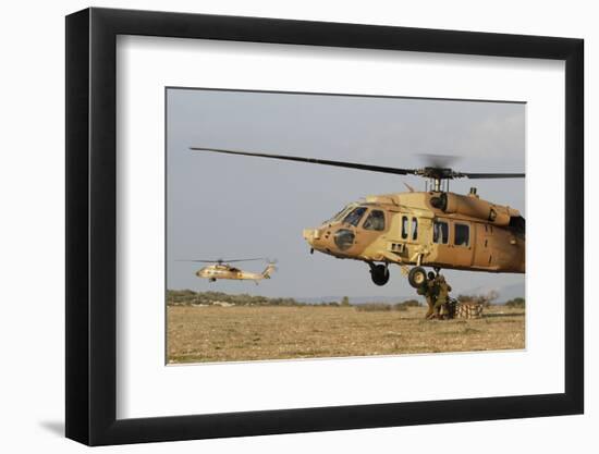 Soldiers Practice External Cargo Mounting on a Uh-60 Yanshuf of the Israel Air Force-Stocktrek Images-Framed Photographic Print