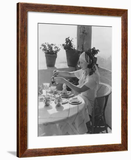 Solo Breakfast-null-Framed Photo