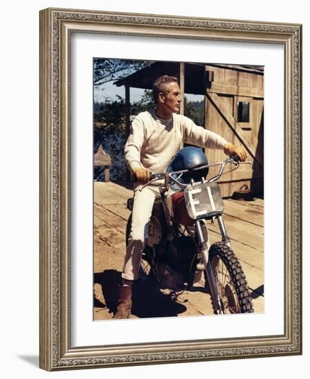 SOMETIMES A GREAT NOTION, 1970 directed by PAUL NEWMAN Paul Newman (photo)-null-Framed Photo