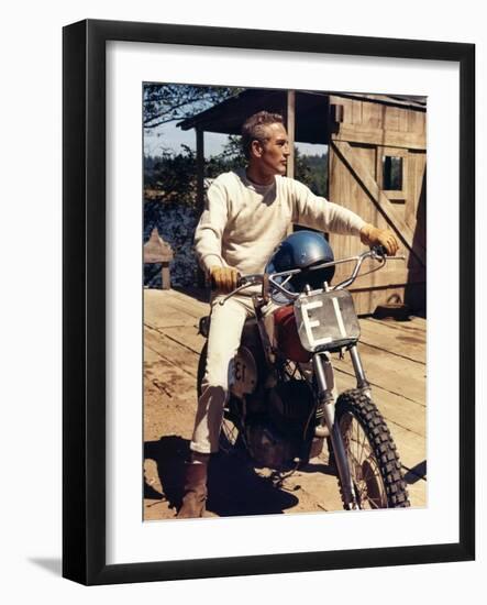 SOMETIMES A GREAT NOTION, 1970 directed by PAUL NEWMAN Paul Newman (photo)-null-Framed Photo