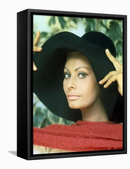 Sophia Loren, 1967-null-Framed Premier Image Canvas