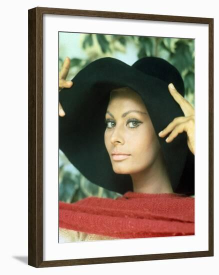 Sophia Loren, 1967-null-Framed Photographic Print