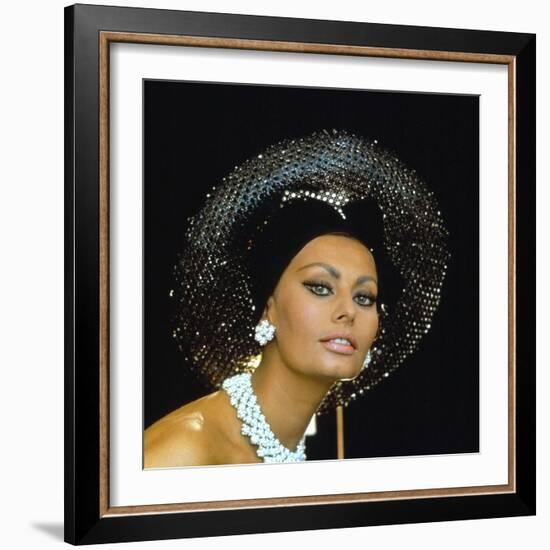 Sophia Loren, 1973-null-Framed Photographic Print